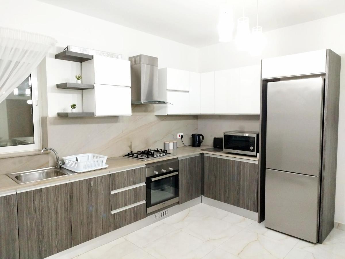 Large And Modern Apartment In The Centre Of Malta Mosta Buitenkant foto