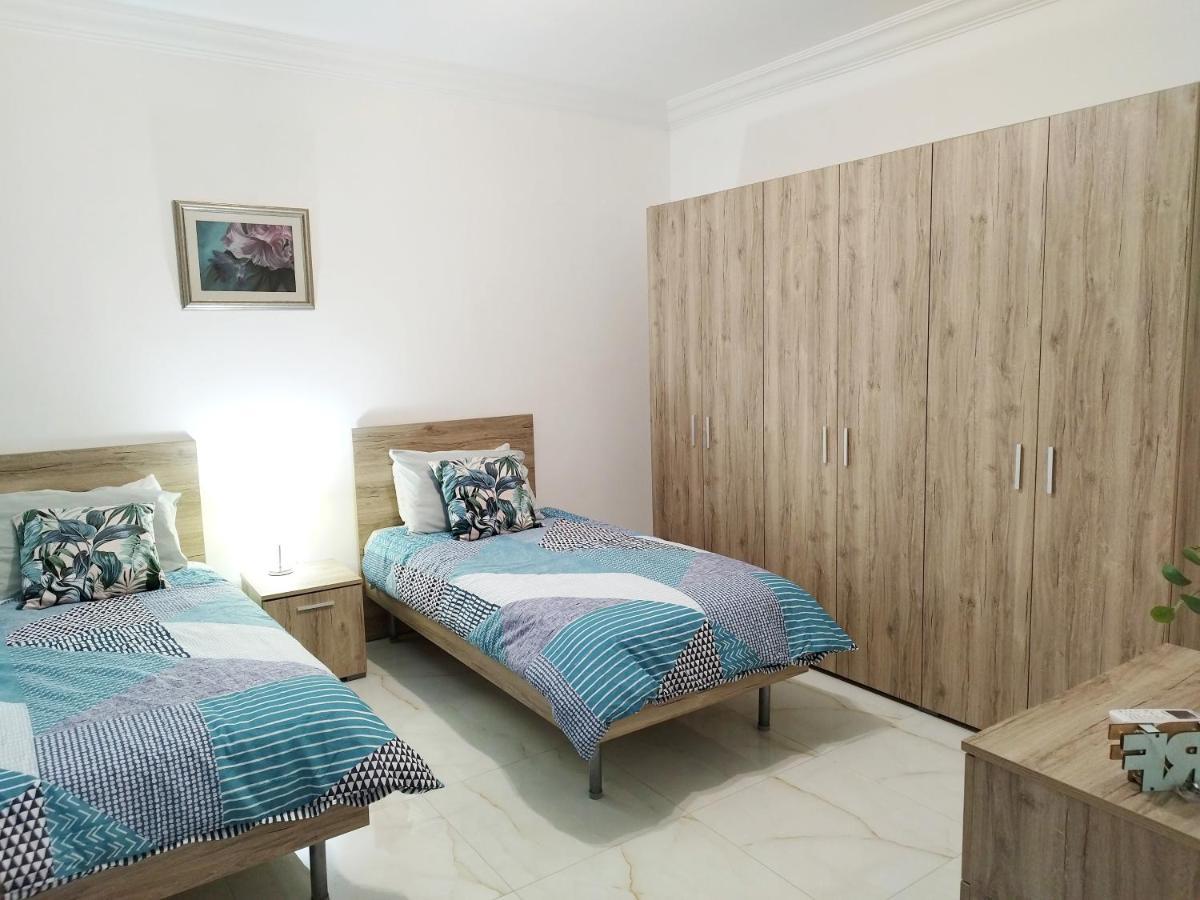 Large And Modern Apartment In The Centre Of Malta Mosta Buitenkant foto