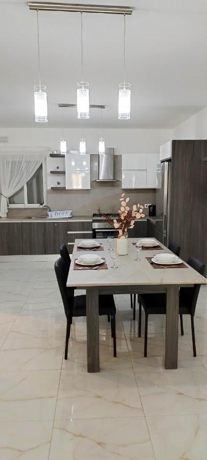 Stylish And Spacious Apartment In Centre Of Malta Mosta Buitenkant foto