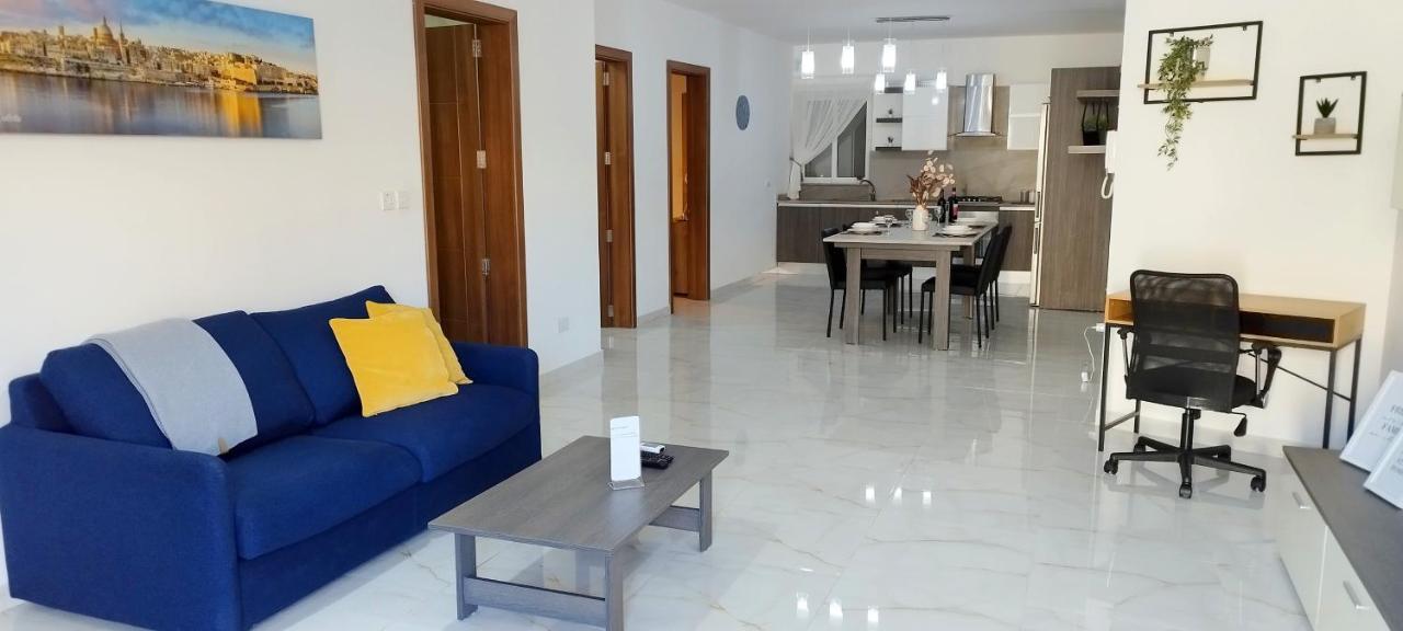 Large And Modern Apartment In The Centre Of Malta Mosta Buitenkant foto