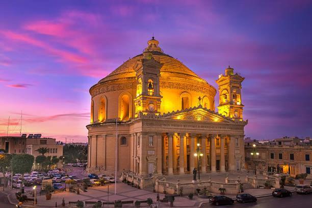 Large And Modern Apartment In The Centre Of Malta Mosta Buitenkant foto